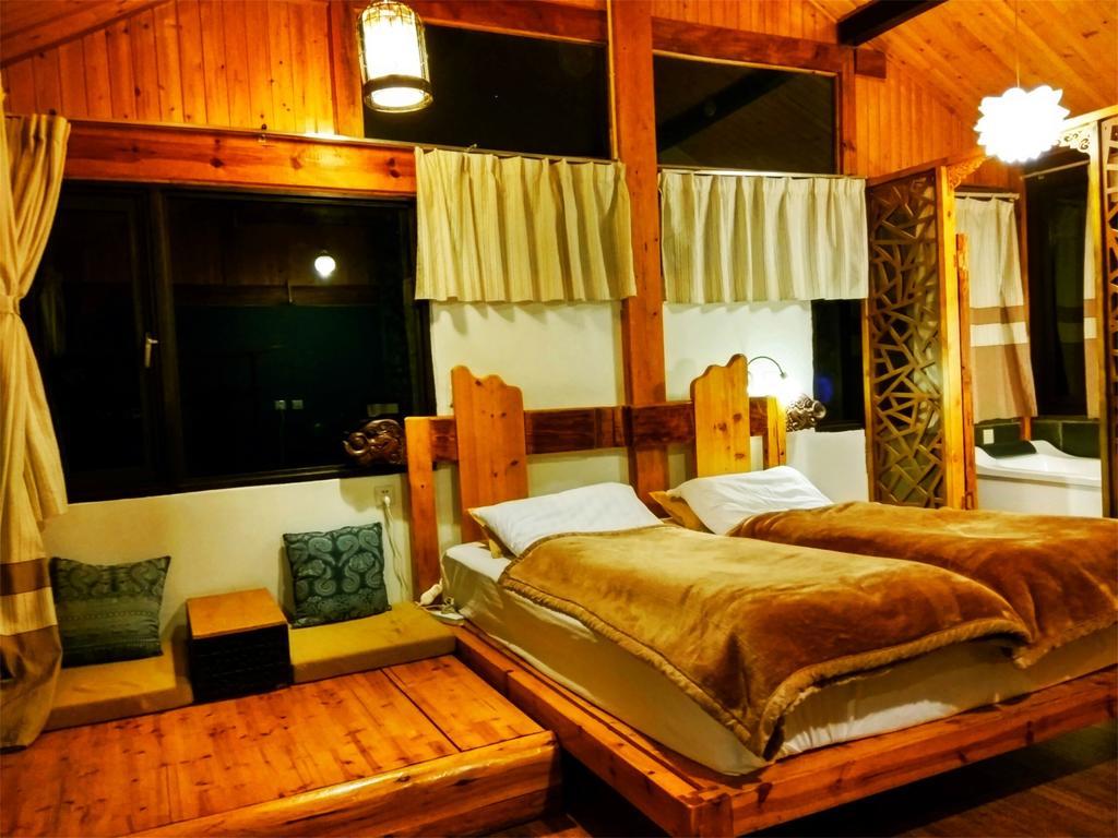Lijiang Baisha Free Time Designed Hotel Exterior photo